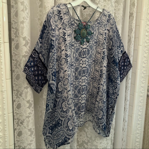 JOHNNY WAS * NWOT Blue/White Patterned Cupra Top - Picture 5 of 8